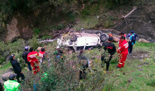Aymaraes: Padre e hija pierden la vida tras caÃ­da de camioneta al abismo