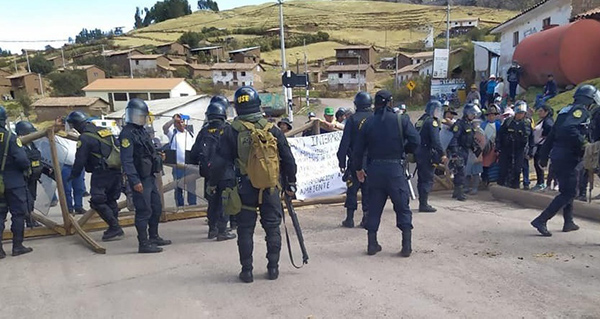 Cusco: Tres comuneros y un policía heridos en enfrentamientos 