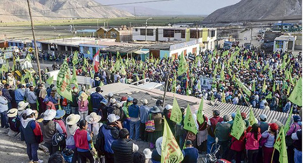Protestas en Tía María contra la confirmación de la construcción del proyecto minero