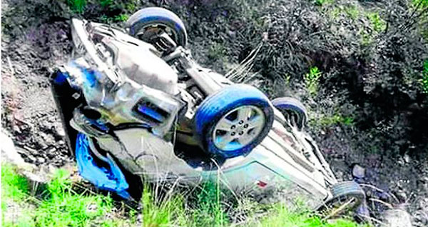 Ayacucho: Auto cae al abismo y deja un muerto y varios heridos 