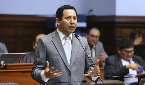Flores: Citan al hermano de Vizcarra para desviar la atención del adelanto de elecciones