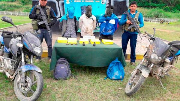 Huancavelica: Capturan a 4 narcoterroristas con granadas y mochilas llenas de cocaína