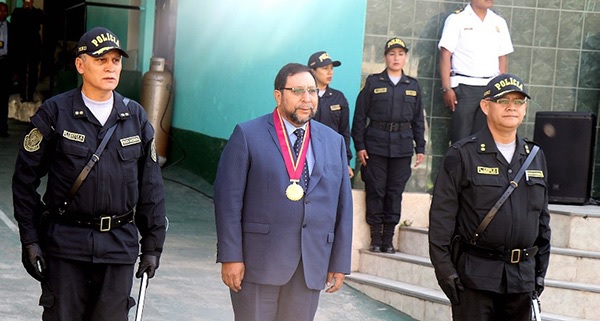 Presentan a general PNP Luis Lazo Fernández como jefe del Frente Policial Apurímac