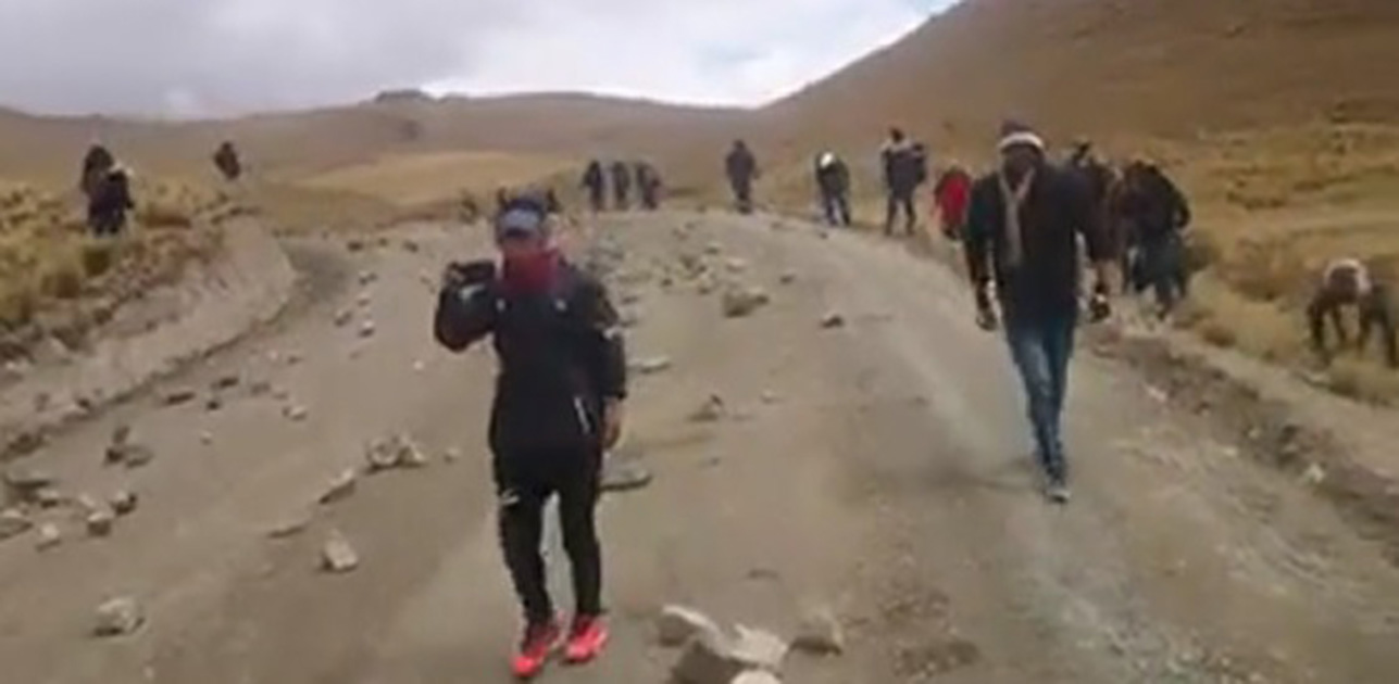 Cusco: bloqueo continÃºa en el Corredor Minero del Sur tras frustrarse diÃ¡logo 