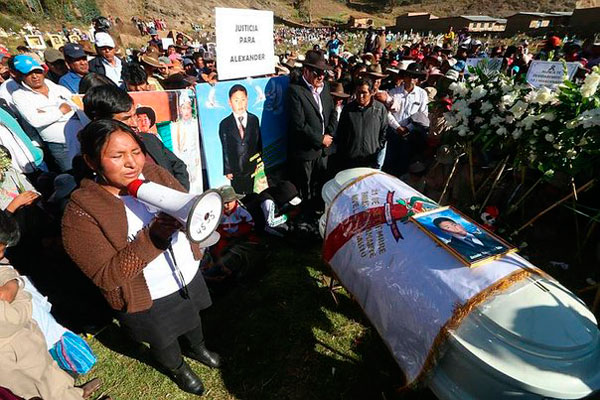 Indignación y reclamo en entierro de escolar secuestrado y asesinado 