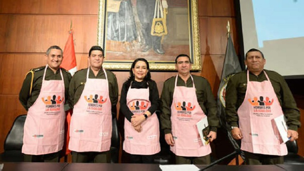 Montenegro: â€œHumillar al EjÃ©rcito es haberse arrastrado ante Vladimiro Montesinosâ€