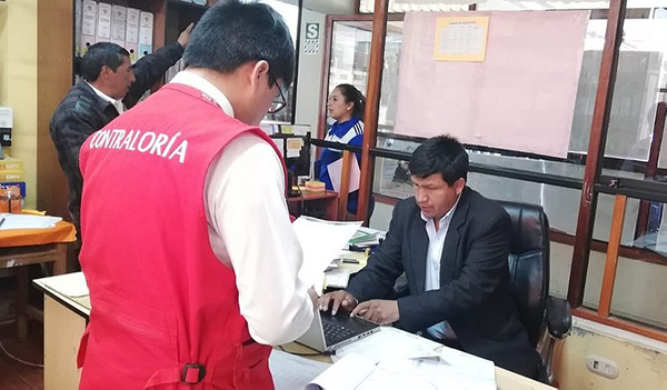 Huancavelica: 99 funcionarios de confianza no cumplen con perfil profesional