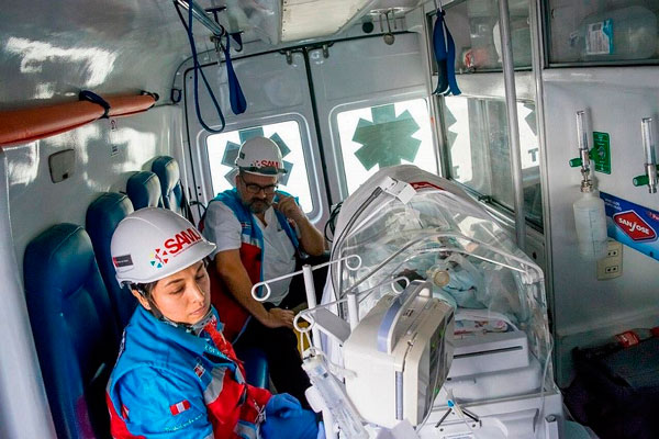 Trasladan vía aérea a bebé prematuro de Andahuaylas a Lima