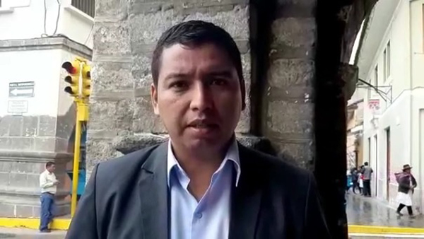 Ayacucho: congresista se subió a un camión de verduras para llegar a su región