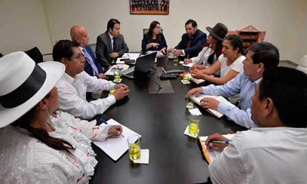 Gobernador de Apurímac se reunió con ministra de la Mujer para coordinar acciones