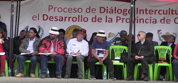 Pifiaron a congresista Dalmiro Palomino durante diálogo en Challhuahuacho