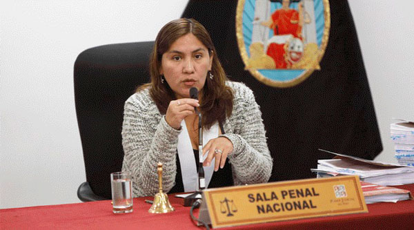 Jueza Elizabeth Arias retrocede y se inhibe del caso de Keiko Fujimori