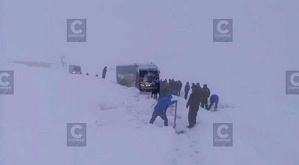 Arequipa: tránsito restringido en vía hacia Puno debido a intensa nieve