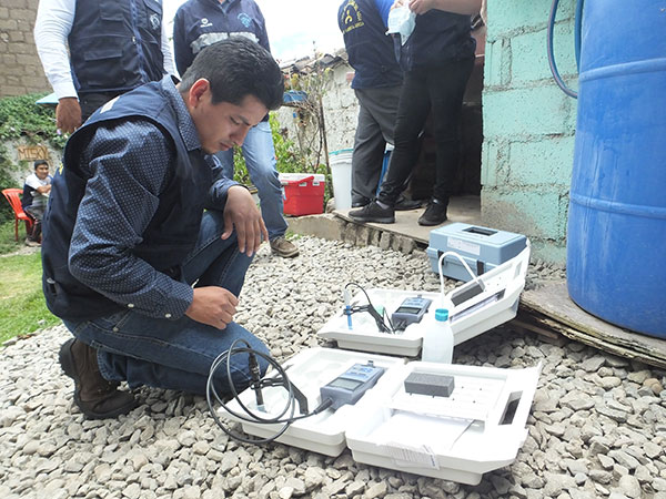 SUNASS y DIRESA monitorean calidad de agua en Abancay