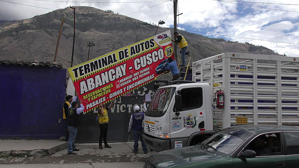 Autoridades clausuraron empresas de servicio de transporte Abancay-Cusco
