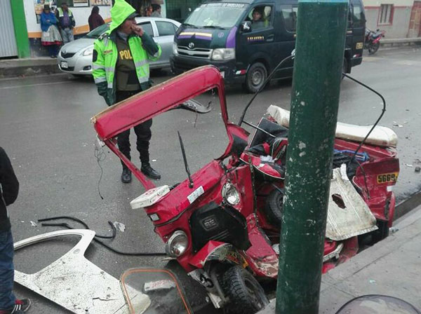 Camioneta de Municipio de San JerÃ³nimo choca con mototaxi