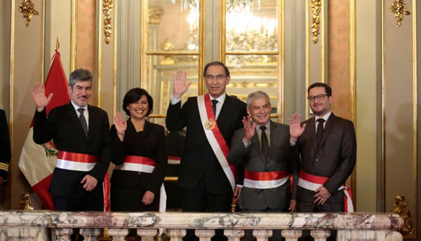 Vizcarra tomó juramento a ministros de Trabajo, Cultura y Comercio Exterior