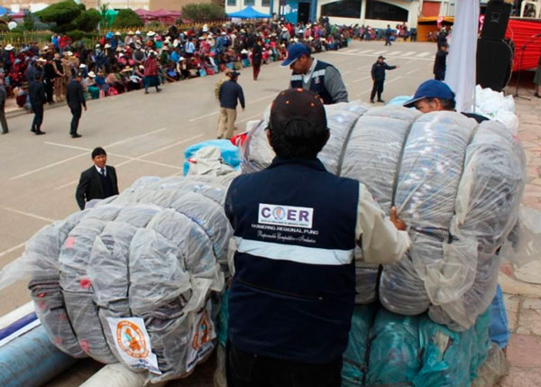Ayacucho: Gobierno Regional entrega 18 toneladas de ayuda a damnificados por heladas.