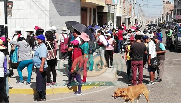 Tacna: caos por cobro de bono y Pensión 65