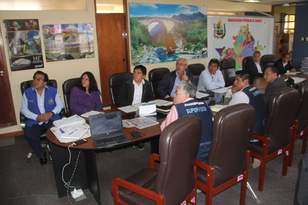 Acuerdan que consorcio Abancay no intervendrÃ¡ mas calles hasta reponer pavimento total de la ciudad.