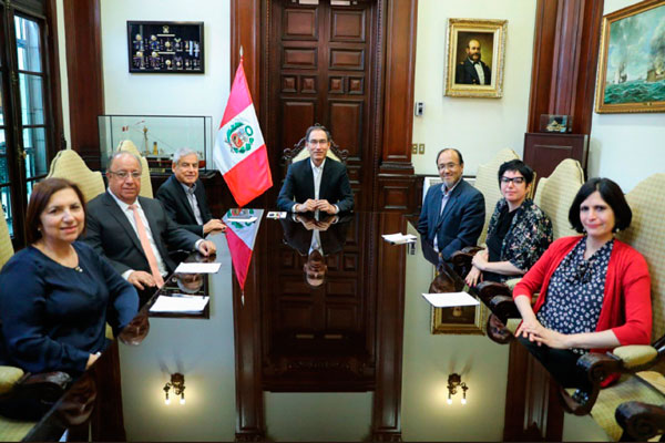 Presidente Vizcarra se reunió con la Comisión de Reforma Política