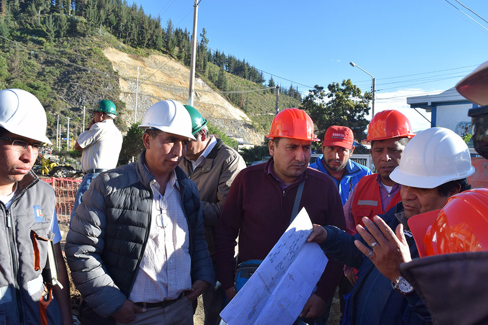 Congresista Richard  Arce  Fiscaliza Obras PÃºblicas En Andahuaylas y solicita In Situ Datos a Consorcio Chumbao.
