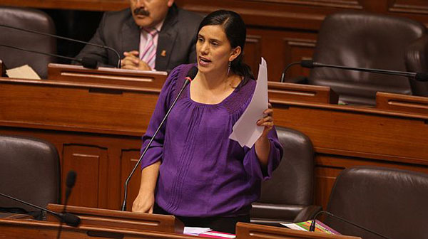 Bancada del Frente Amplio le darÃ­a a VerÃ³nika Mendoza un monto equivalente al sueldo de un congresista.