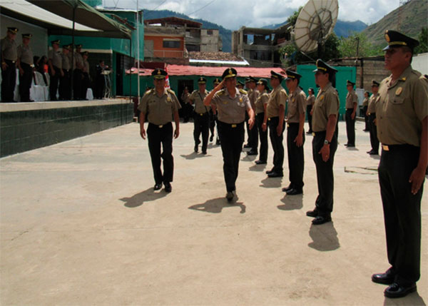 Oficiales y Suboficiales de la policÃ­a Nacional ascendieron al grado inmediato superior.