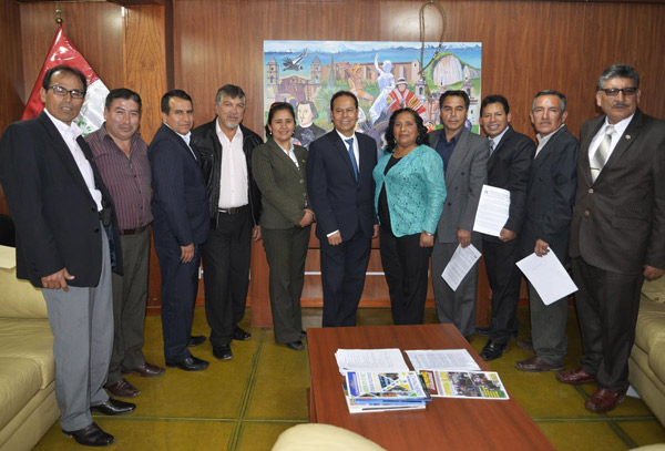 Designan a directores de UGELS tras realizarse concurso pÃºblico. 