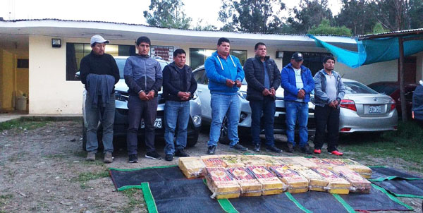 PolicÃ­a de carreteras con apoyo de la DINANDRO incauta mÃ¡s de 217 kilos de clorhidrato de cocaÃ­na.