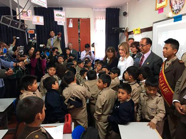 Ministra Martens: clases escolares se reanudaron al 100% en Cusco