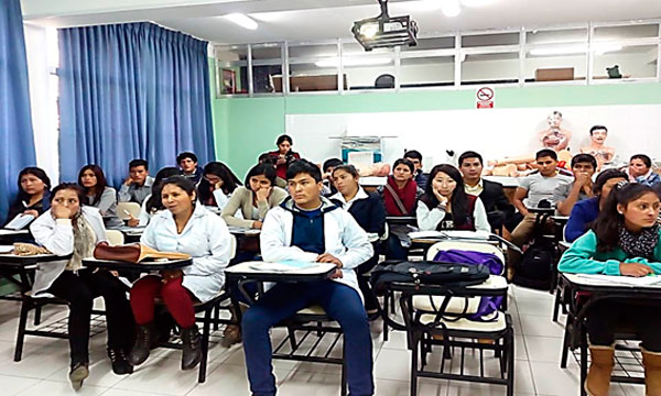 UTEA Andahuaylas beneficia a estudiantes con becas de estudios
