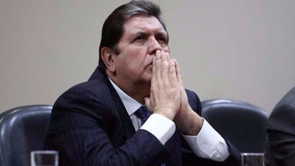 Poder Judicial dicta impedimento de salida del país a Alan Garcia.