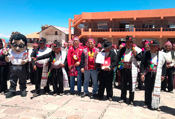 Tejidos de la isla de Taquile, reconocidos por la Unesco como Patrimonio Cultural Inmaterial de la Humanidad,  ya cuentan con marca colectiva