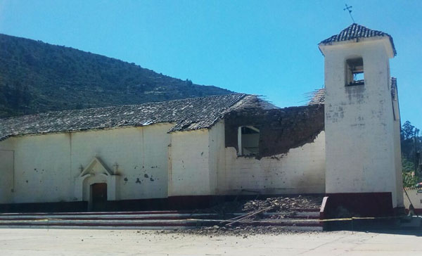 Chalhuanca: Colapsó Iglesia colonial San Francisco de Asís.