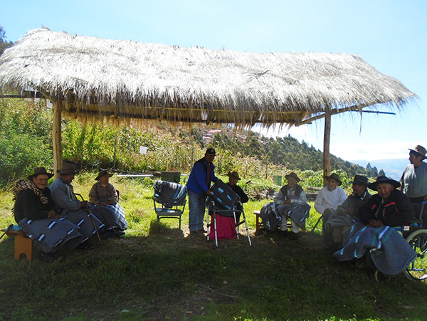  Municipalidad de Cotabambas donó frazadas al asilo de ancianos 