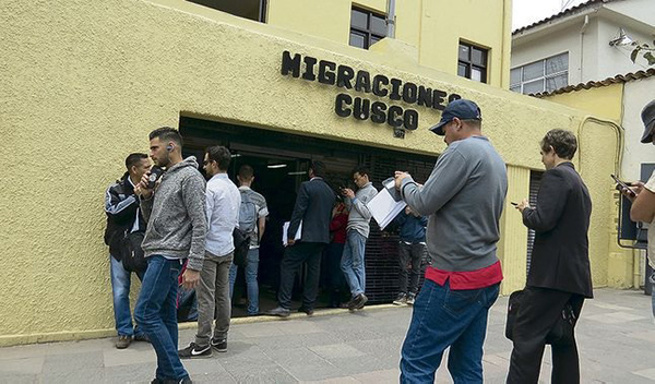 Cusco: despedir a un trabajador peruano para contratar un extranjero es infracción “muy grave”