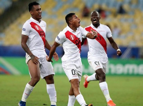 Selección peruana ya se encuentra en Salvador de Bahía para enfrentar a Uruguay