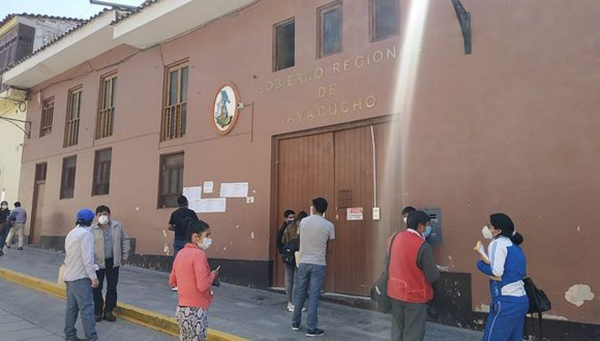Ayacucho: 30 servidores de gobierno regional se contagian con el Covid-19