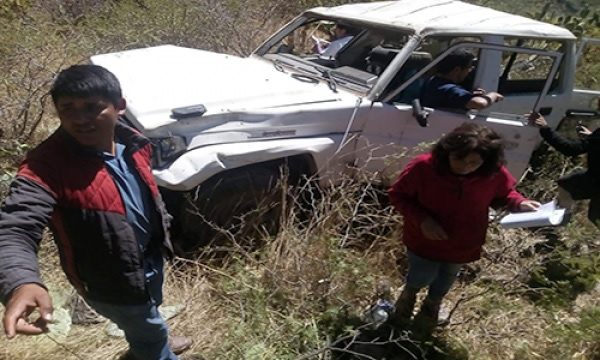 Cinco heridos por volcadura de camioneta en Ihuayllo