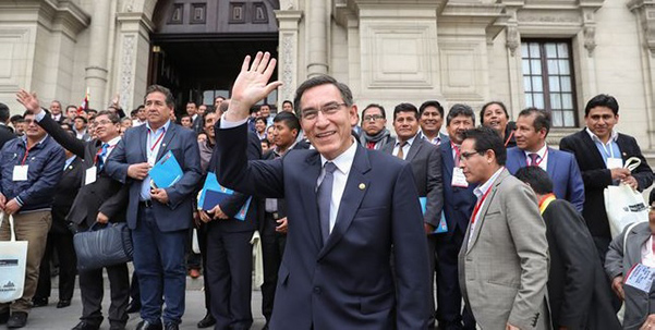 Vizcarra agradeció a alcaldes por su apoyo tras la disolución del Congreso