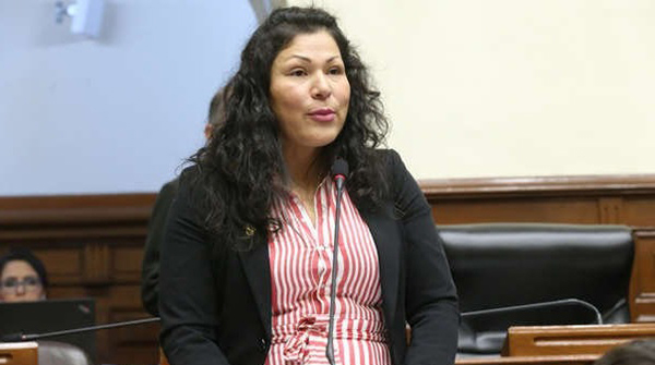 Subcomisión de Acusaciones archiva denuncia constitucional contra Yesenia Ponce