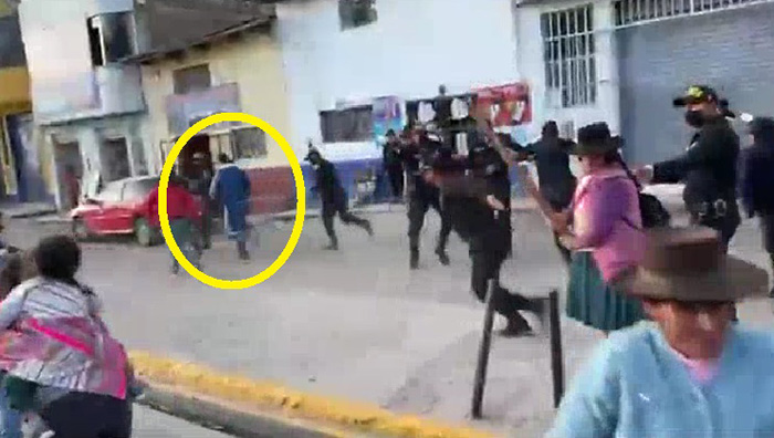 Padres de familia y estudiantes del colegio emblemÃ¡tico Juan Espinoza Medrano se enfrentan a la PolicÃ­a 