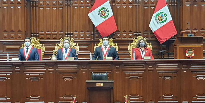 Congreso definirá en noviembre admisión de moción de vacancia contra Martín Vizcarra