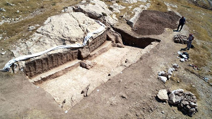 ArqueÃ³logos en Irak encuentran una fÃ¡brica de vinos y bajorrelieves en piedra de 2.700 aÃ±os de antigÃ¼edad