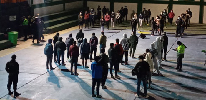 Policía interviene a más de 50 personas en local deportivo en Andahuaylas 
