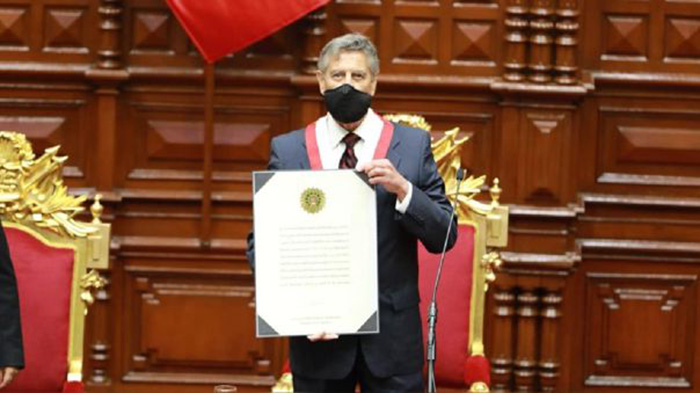 Francisco Sagasti juró como Presidente de la República