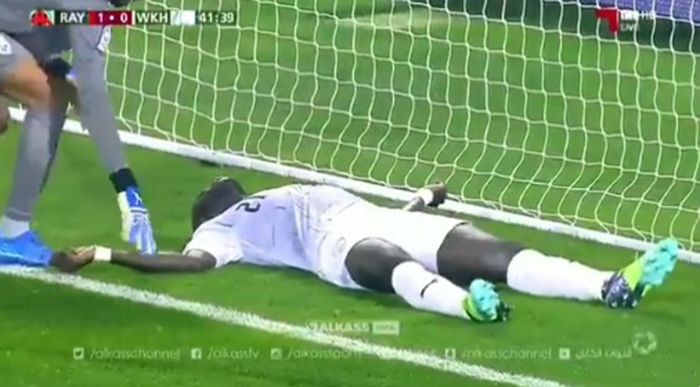 Futbolista africano sufre un infarto y se desploma en un partido de la Liga de Catar