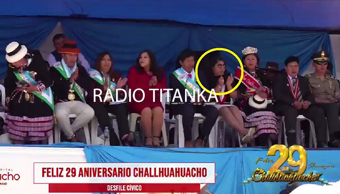 Pifias contra congresista Elizabeth Taipe en ceremonia central por aniversario de Challhuahuacho