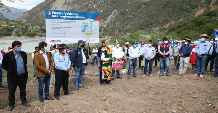 MTC inició construcción del puente Pampas que unirá Ayacucho y Apurímac